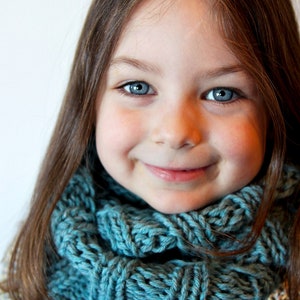 KNITTING PATTERN Mallory Cowl Quick Knitted Ribbed Infinity Reversible Worsted Child & Adult Version PDF image 7