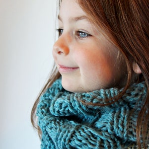 KNITTING PATTERN Mallory Cowl Quick Knitted Ribbed Infinity Reversible Worsted Child & Adult Version PDF image 5