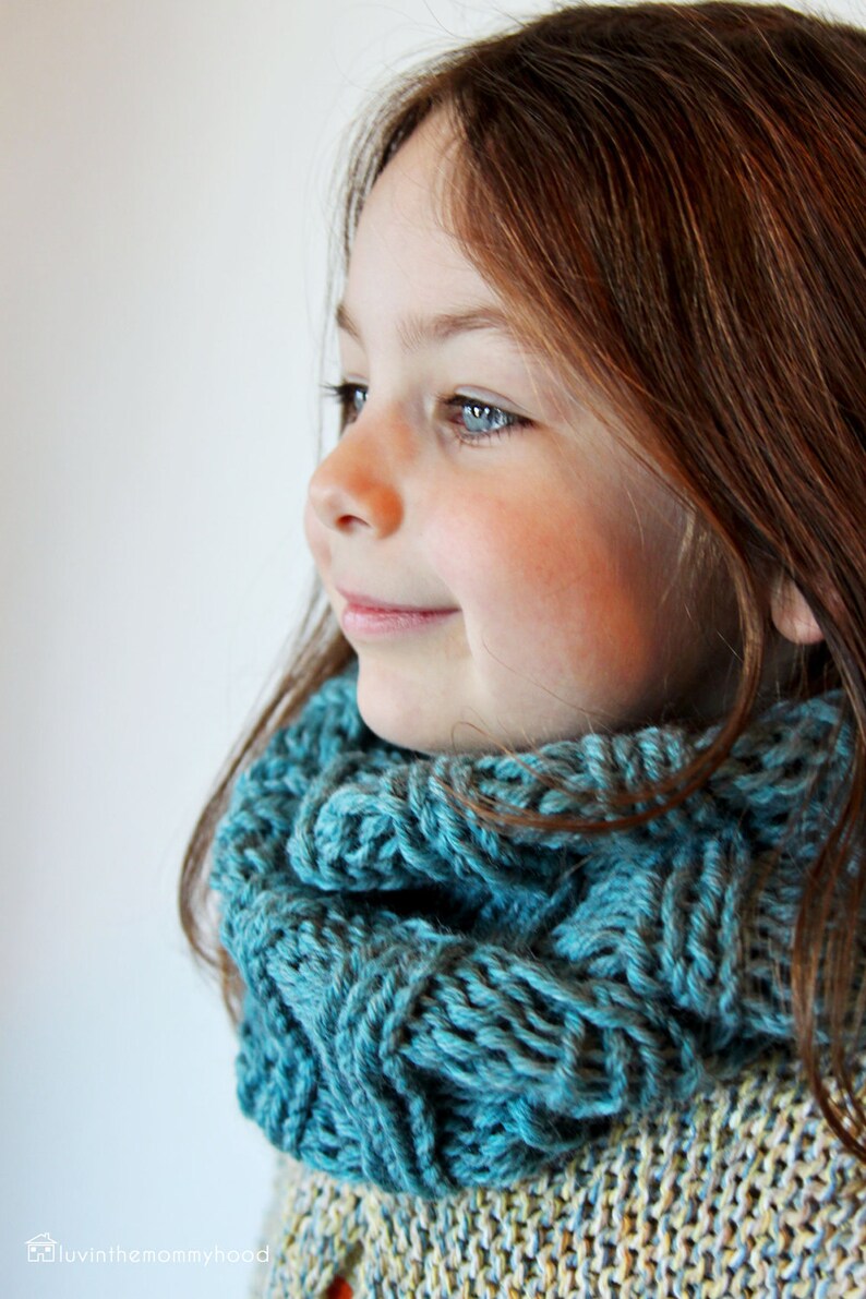 KNITTING PATTERN Mallory Cowl Quick Knitted Ribbed Infinity Reversible Worsted Child & Adult Version PDF image 5