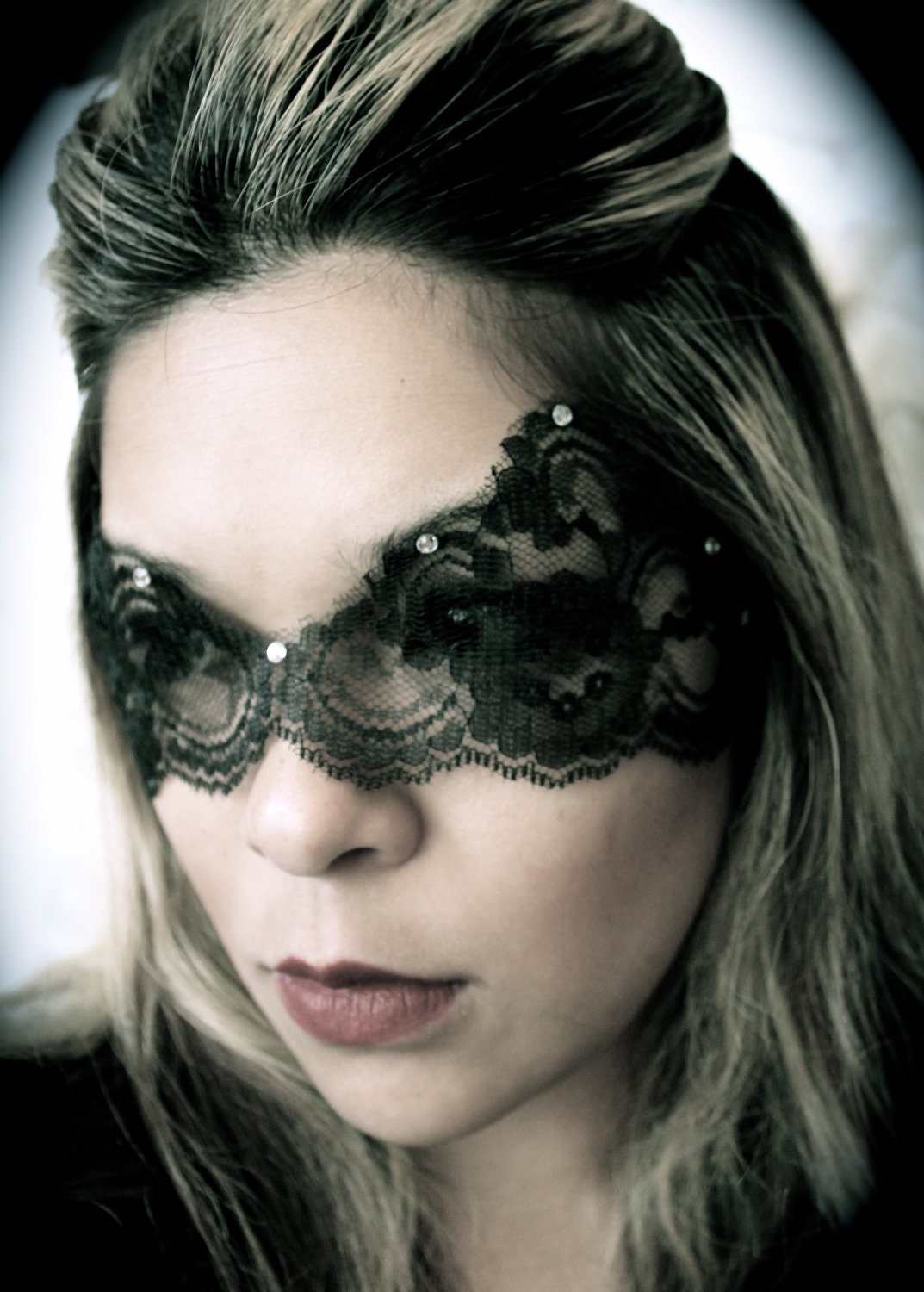 Doux Reviews: Vampire Diaries: Masquerade