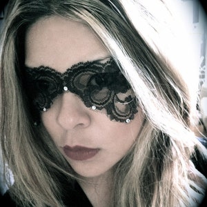 Black Lace Mask No Ties / Catwoman Mask / Boudoir Mask / Mardi image 5