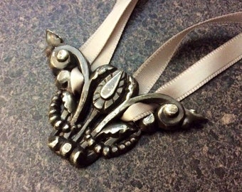 FIDDLEHEAD Hanger - Vintage Pewter Hanger, Pewter Hanger, Repurposed, Upcycled, Filigree, Hanger, Unieke Sieraden, FP592