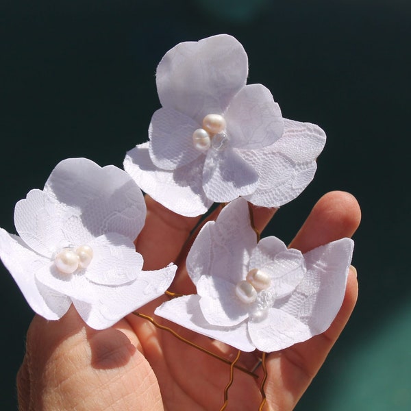 Orchidées blanches, fleurs de dentelle, Epingle à cheveux, épingle à cheveux mariage dentelle, dentelle mariage morceau de cheveux, postiche mariée, épingle à cheveux de mariée cristal