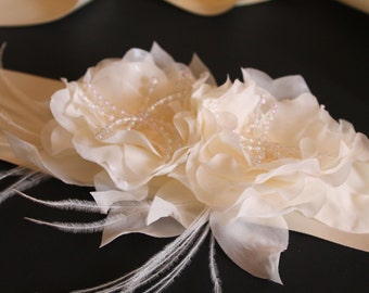 Bridal Flower Sash, Wedding Floral Belt, Bridal Sash Ivory Flowers with Pearls Bridal Belt for Wedding