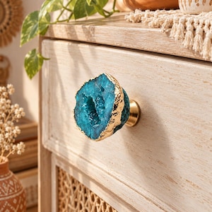 Tiradores de cristal natural para cajones, tiradores de ágata con borde dorado para armarios, tiradores de estilo bohemio para cómodas, herrajes únicos para muebles con piedras preciosas.