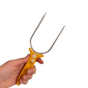 Vintage // Yellow Travco Plastic Two Steel Prong Meat Carving Fork, Retro Kitchen Utensils, White Daisy Pattern, Tool, Gadget // 1970s