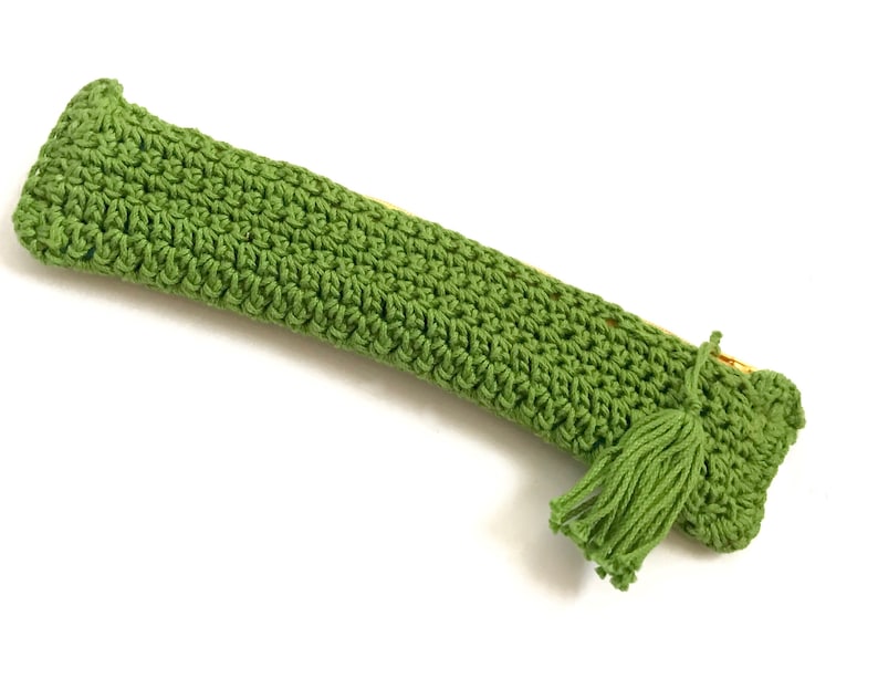 Handmade Small Hand Crocheted Wool Treasure Pouch Vintage Zipper /& Fabric Inner Pony Feather