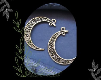 Antique Brass Crescent Moon Pendant/DIY Boho Necklace Making/Pkg. 4