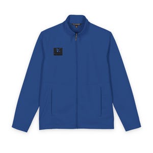 Peut inclure: Une veste bleu roi à fermeture éclair intégrale avec un col montant et des manches longues. Sur la poitrine supérieure gauche, un petit écusson carré noir présente un motif graphique bleu et le texte "KENTUCKY" en police grasse.