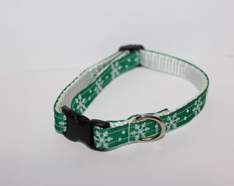 Green Snowflake Dog & Cat Collar