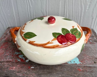 Vintage 1940s Franciscan Apple Covered Casserole  Bowl~ Hand Painted ~ 1947-1949 ~ Country Kitchen ~ Round Covered Dish