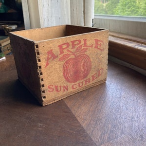 apple sun cured plug tobacco Antique 1900's Apple Sun Cured Tobacco Box ~ R.J. Reynolds ~ Plug Chewing  Tobacco ~ Dovetail Box - Winston Salem NC - Tobacciana