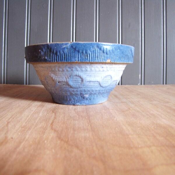 Reserved for Jodi.............  Vintage 5" Blue and White Salt Glaze Bowl in Wedding Ring Pattern