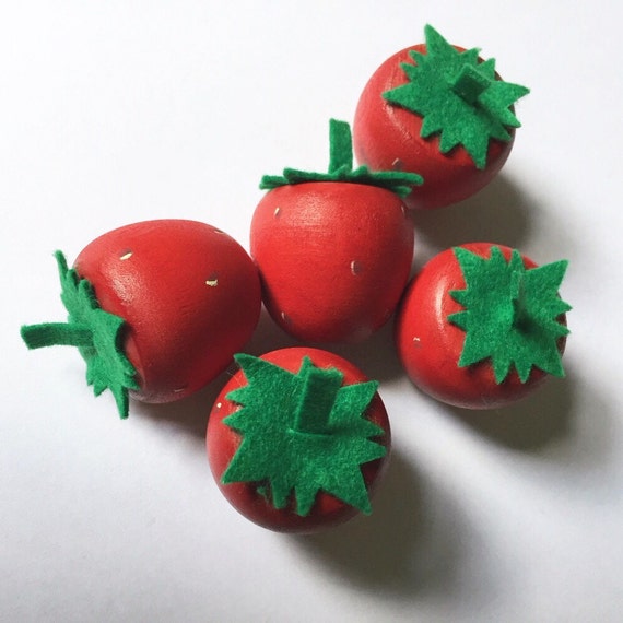 Items similar to Strawberries/READY TO SHIP/Wooden Play Food/Gifts for ...
