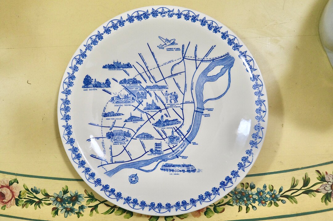 Vintage 40s Midcentury Blue White St Louis Missouri Souvenir Dinner Pasta  Plate Landmark Vernon Kiln Mary Vangelder Stoneware Ceramic 1948 - Main Image