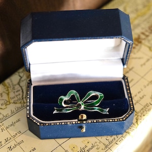 Antique Georgian Victorian green enamel silver bow  ribbon brooch romantic sterling silver coin silver lover love wedding gift bridal