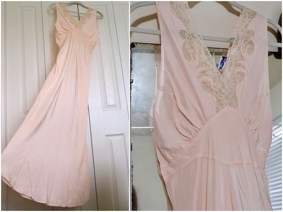 Vintage 30s deco bias cut satin Chantilly lace sli