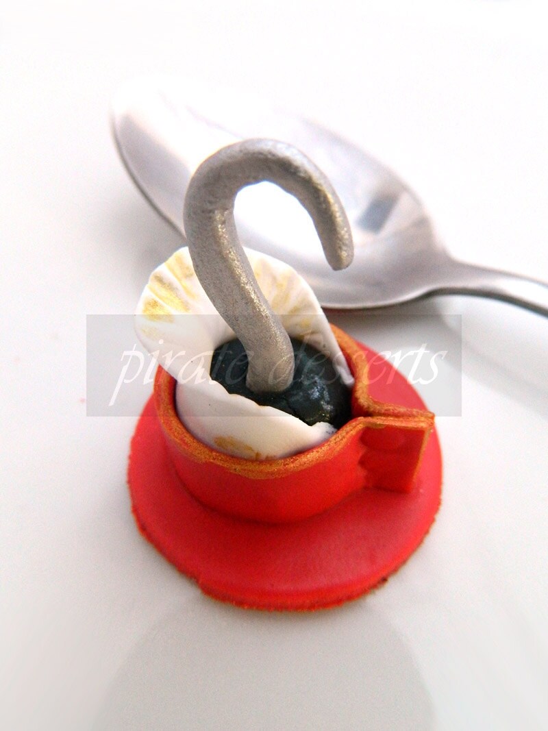Edible Pirate Cupcake Toppers CAPTAIN HOOK Pirate Hook