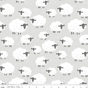 Flannel 'Fluffy Friends' Sheep by the yard – 100% Cotton by Riley Blake F12006-GRAY