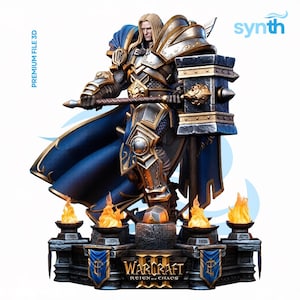 May include: A detailed figurine of a blonde warrior in silver and gold plate armour with a blue cape, holding a large hammer. The base features four small orange flames and the text "WARCRAFT III REIGN OF CHAOS" with "PREMIUM FILE 3D" and "synth" text.