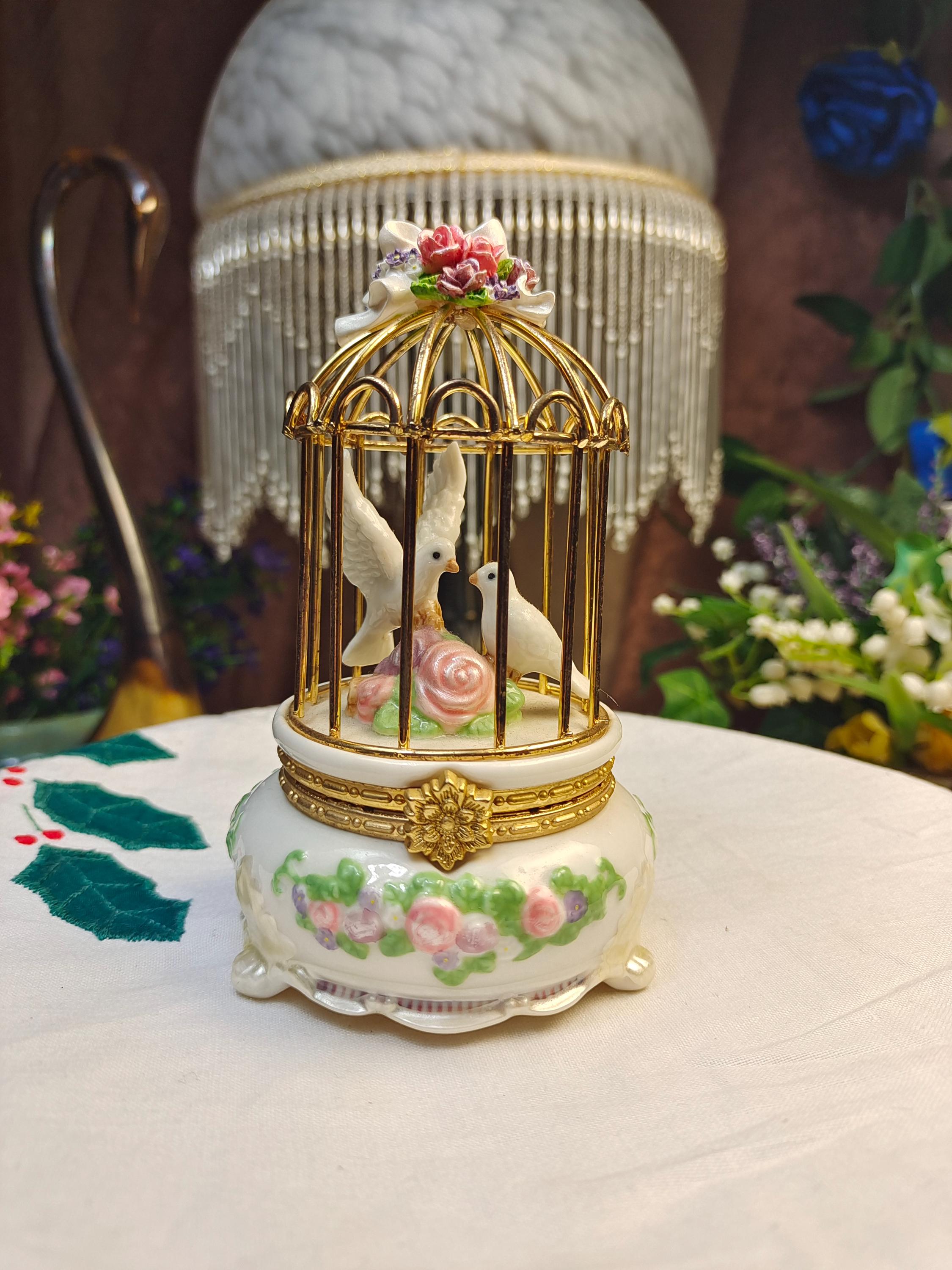 パリ鳥オブジェ　台座付アンティークビンテージ bird of paradise Vintage Birdcage With Stand - Etsy Canada