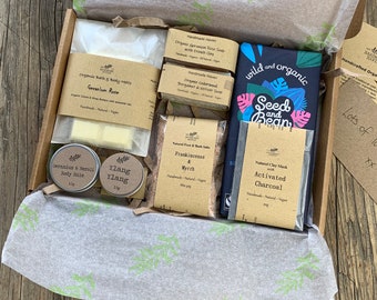 Pamper Gift Set - Vegan Friendly - Bath Melts / Bath Salts / Organic Soap / Face Scrub / Lip Balm / Clay Mask / Chocolate