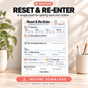Puede incluir: Una hoja de trabajo de papel blanco titulada Reset & Re-Enter con siete secciones numeradas para la gestión de tareas. Incluye casillas de verificación, escalas para energía y tensión, y avisos para el seguimiento de enfoque y pasos.