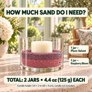 Sand quantity guide showing a glass candle holder with a white pillar candle, filled with two layers of quartz sand, one jar each: Raspberry Bloom pink at the bottom and Plum Velvet purple on top. Text: total 2 jars, 4.4 oz (125 g) each, candle holder 10 x 5 cm (3.9 x 2 in), candle not included.