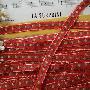 3 ans vintage français 1/2" rouge pâle jaune doré fleurs or métallique tissé rayonne Jacquard brocart ruban garniture poupée robe ceinture chapeau clapet