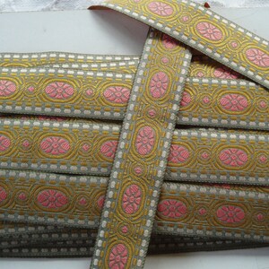 1y Vintage französische 1 "Rosa Goldene Olive Blumenblume Art Deco gewebtes besticktes Jacquard Rayon Band Zierband Rand Flapper Hut Kleid Puppe