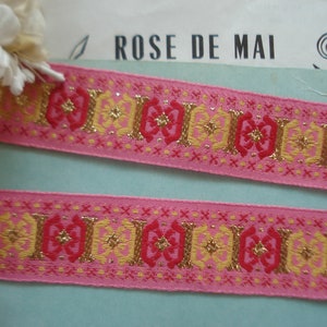 1 an vintage Français 1" rose rouge or Lurex soie métallisée Jacquard Art déco floral géométrique ruban garniture clapet chapeau cloche édouardien Fedora
