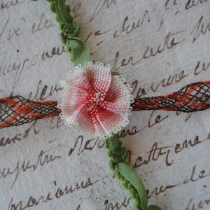 1 an Rare Antique Français 1/8&quot; Or Cuivre Rouille Fil Métallique Soie Maille Étalable Ruban Métallique Travail Applique Fleur Base Dentelle Garniture