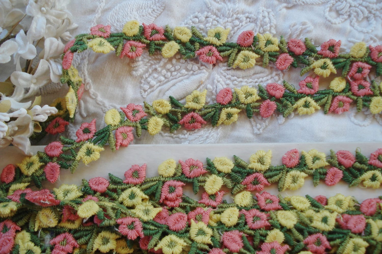12y BOLT VTG JACQUARD FLOWER TRIM PINK BEIGE SCALLOP FRINGE RIBBON HAT FRENCH