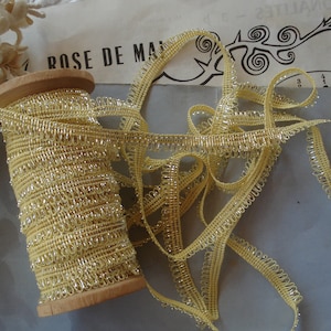 1 an vintage Français 1/4" Petite jaune argent métallisé boucle franges ruban Ginny Bebe poupée Miniature robe chapeau décoration de Noël Pâques