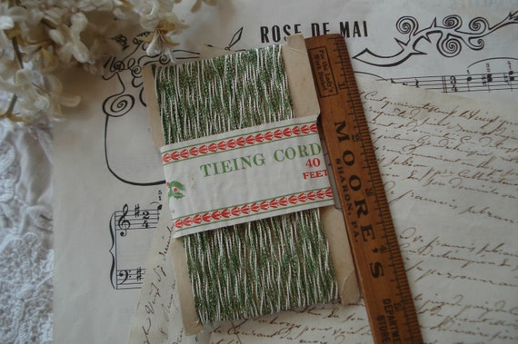 Forfait Noël Vintage vert argent métallisé clinquant torsade blanche blanche blanche cordon victorien Shabby ornement cadeau de Noël garniture de ruban d’emballage 8031a3 Forfait Noël Vintage vert argent métallisé clinquant torsade blanche blanche blanche cordon victorien Shabby ornement cadeau de Noël garniture de ruban d’emballage 8031a3
