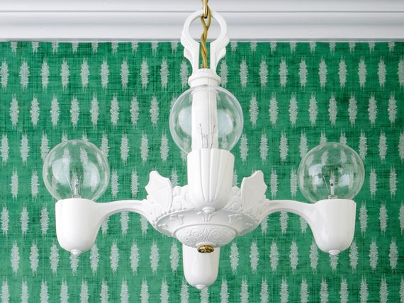 Stunning Rewired Vintage Antique Chandelier White Ivory Cream Image 0