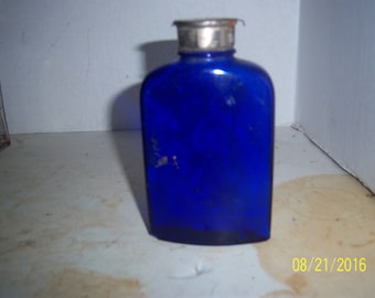 1930&#39;s Evening in Paris Talcum Powder 4 7/8 inch cobalt blue  bottle