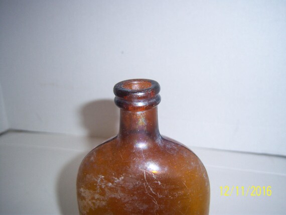 1870's Yellow Amber Pint  Applied Lip 7 34 inch tall Whiskey Flask Bottle Possibly Lyndeboro No 2