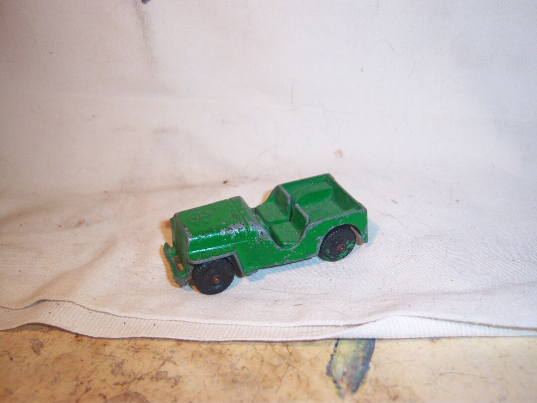 Tootsie Toy Army Jeep 2 1/4 Inch Long Metal Toy Soldier WWII Mititary