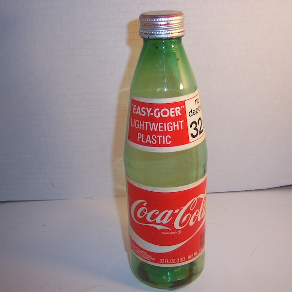 JS - 1970's Coca Cola Philadelphia PA Easy Goer Return For Deposit  Paper Label Green PLASTIC 32 oz Soda Bottle