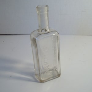 1890&#39;s Farmacia Magnetti Milano 6 3/8  inch tall Clear Italian medicine druggist pharmacy bottle