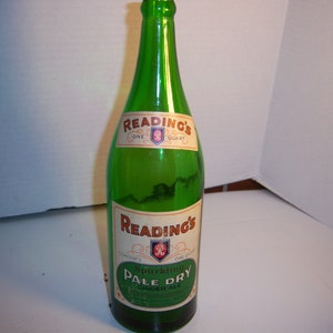 PA4 - 1950&#39;s Readings Bottling Co Pale Dry Ginger Ale Reading Pa Quart Paper Label Soda bottle