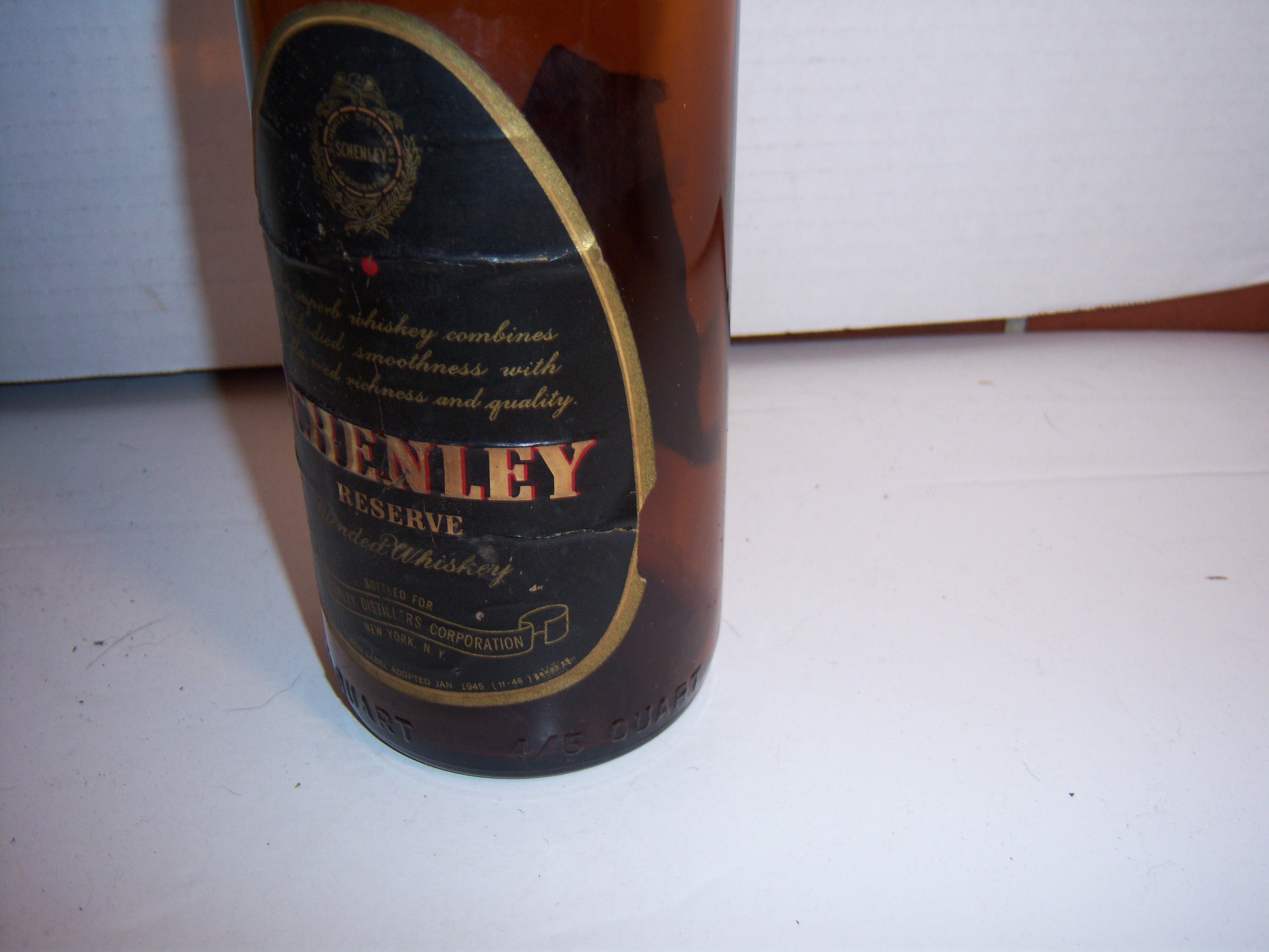 MU - 1940's Schenley Reserve Whiskey New York NY W/las Amber Quart