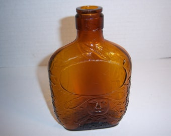 PA1 - 1930's Paul Jones (Patriot) Frankfort Distillery, KY  Amber 1/2 Pint Whiskey Bottle 5 3/8 inches tall