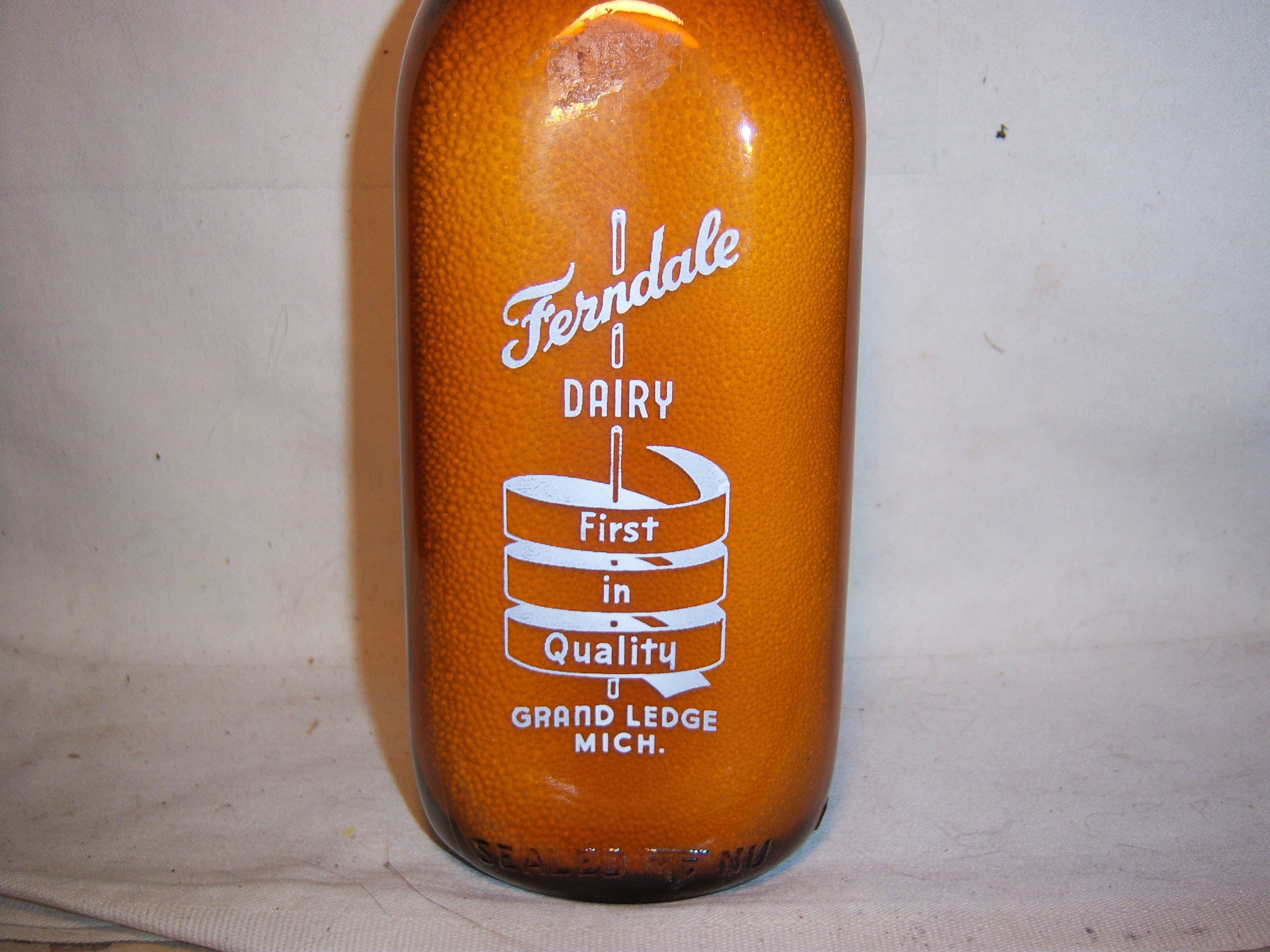 1957 Ferndale Dairy Grand Ledge Mich White Pyro AMBER Brown Etsy