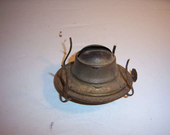 1950's Plume & Atwood Co Thomaston Dorseton Conn Banner No 2 1 3/16 Inch Opening Steel Oil Lamp