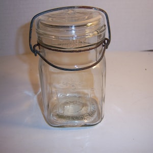 1920&#39;s Queen Wide Mouth Boston, Mass Clear 5 7/8&quot; Tall with lid Pint Fruit Canning jar Wedding Shower display centerpiece