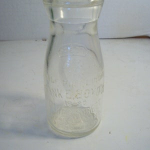 1930 Frank.E. Boyd 16-20 Oakes St Everett Mass clear 5 1/2" Half PINT milk dairy farm cow bottle