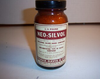 BW - 1940's Parke Davis & Co Detroit, Mich Neo-Silvol 1/4 Pound medicine druggist pharmacy bottle paper label 4 1/4 inches tall