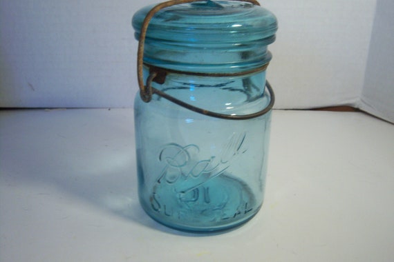 Mason Fruit Pint Jar Canadian (Jef) Mason Fruit Pint Jar Canadian (Jef)
